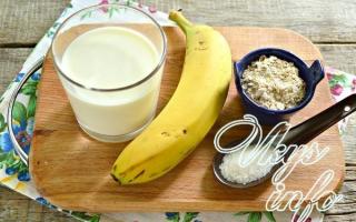 Smoothie with oatmeal for weight loss for breakfast