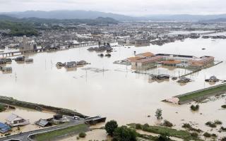 Aardbevingen en overstromingen in Japan